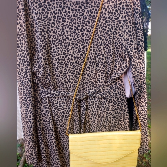 Old Navy size lg animal printed dress with attached belt - Picture 3 of 9